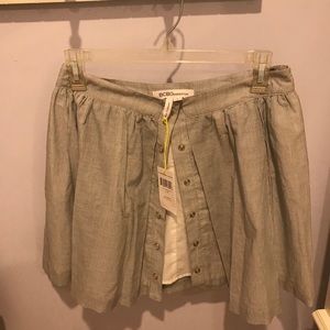 BCBGGeneration. Snap closure skirt